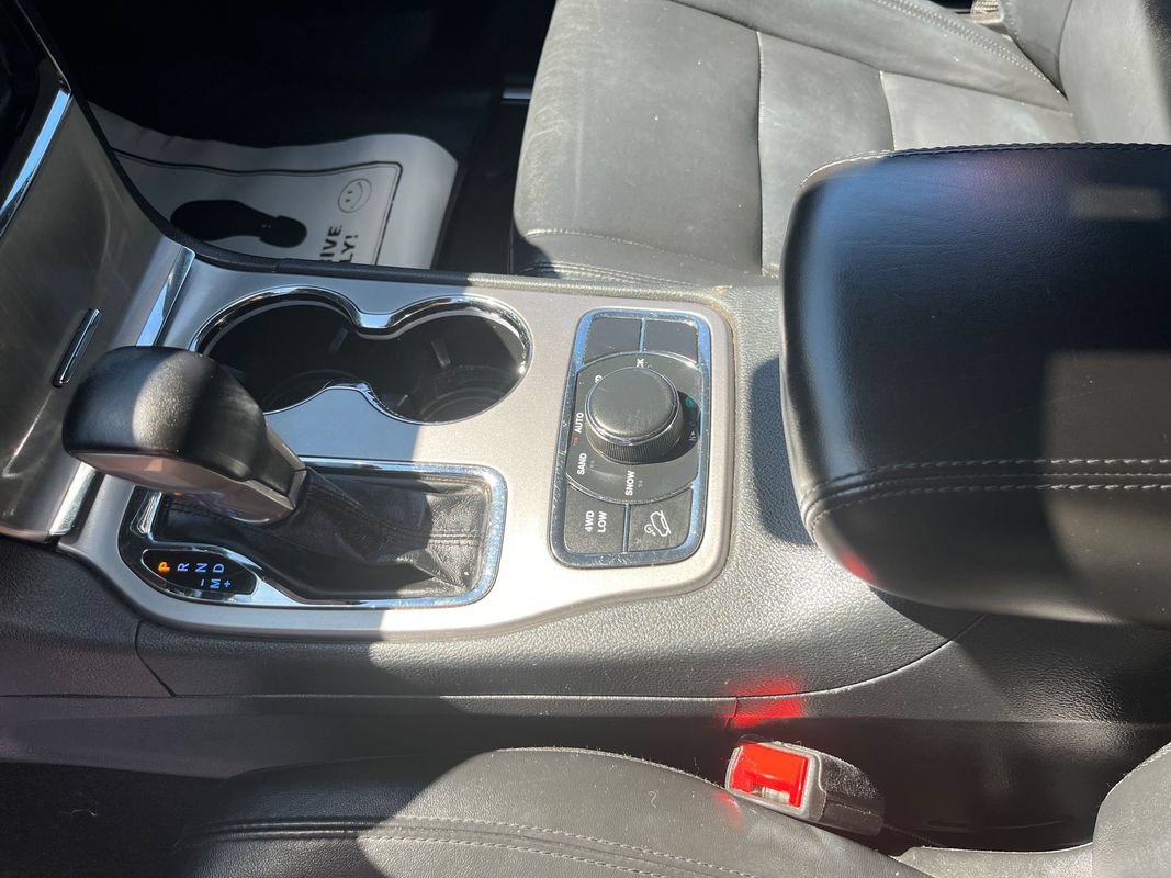Used 2020 Jeep Grand Cherokee Limited AWD/4WD image 12