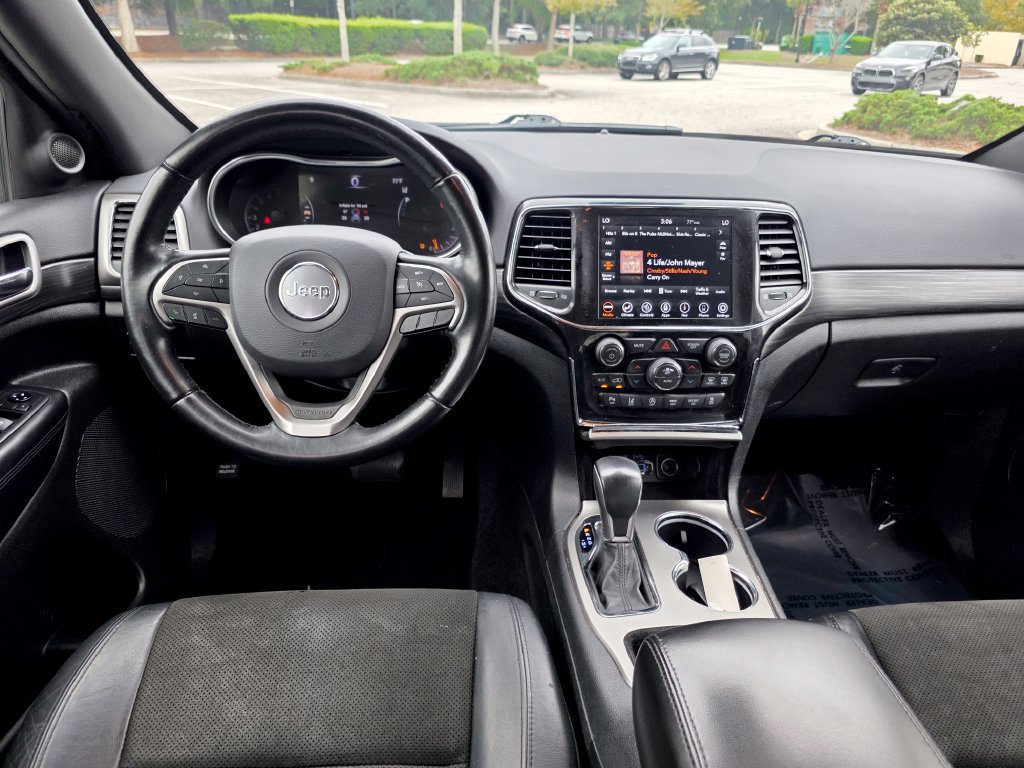 Used 2021 Jeep Grand Cherokee Laredo X AWD/4WD image 23