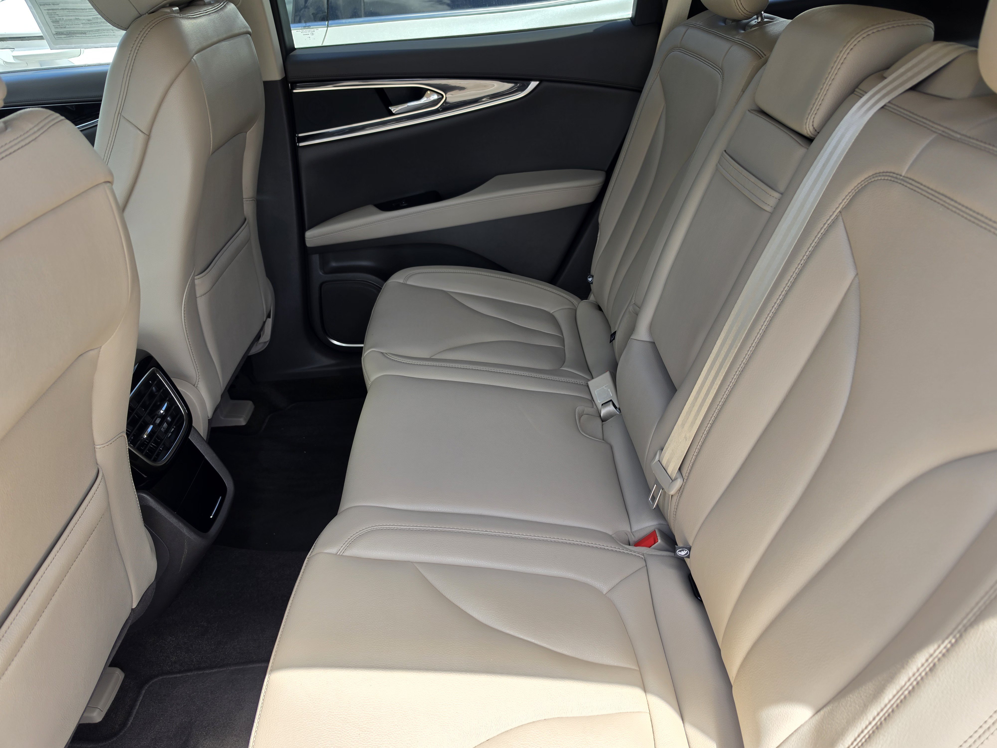 Certified 2023 Lincoln Nautilus AWD image 9