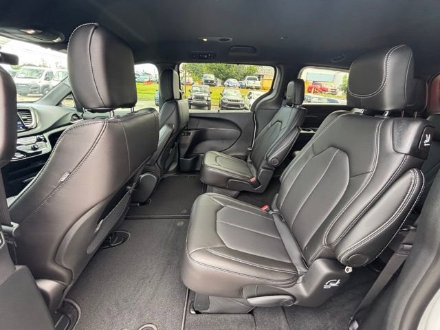 New 2026 Chrysler Voyager LX image 14