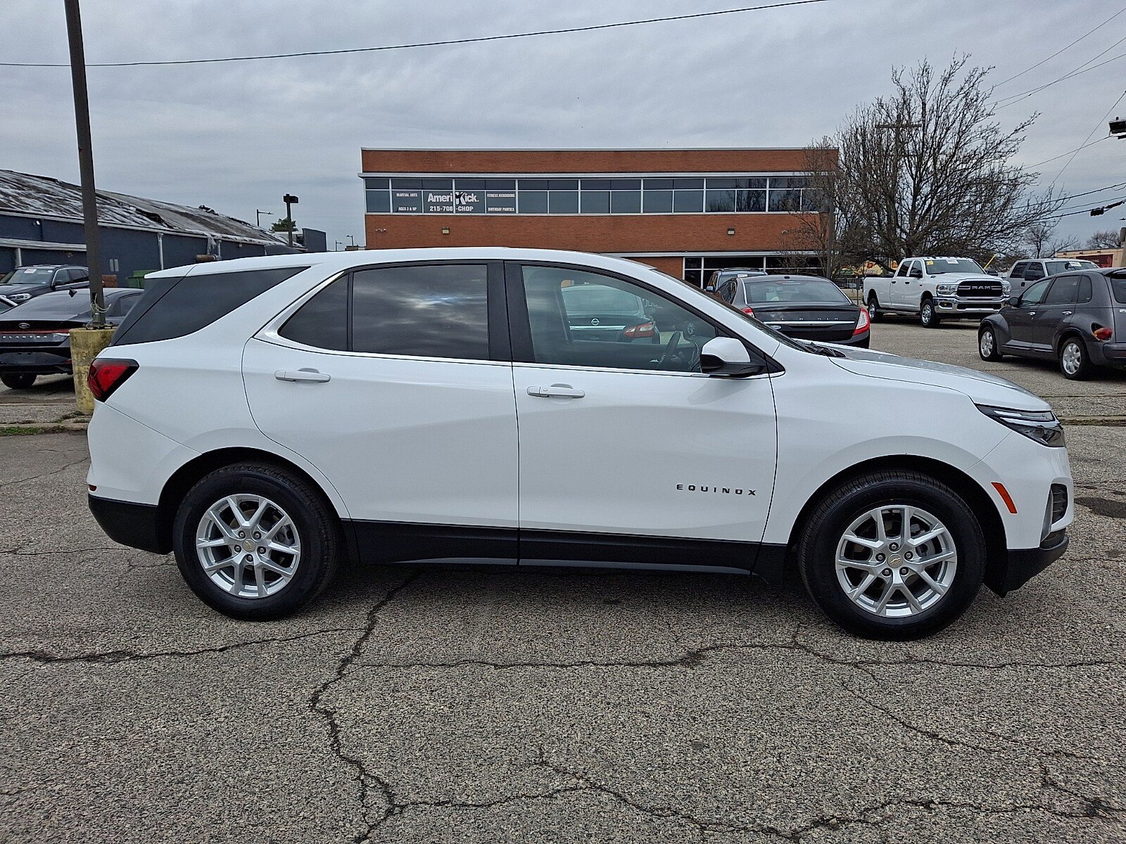 Used 2024 Chevrolet Equinox LT FWD image 7