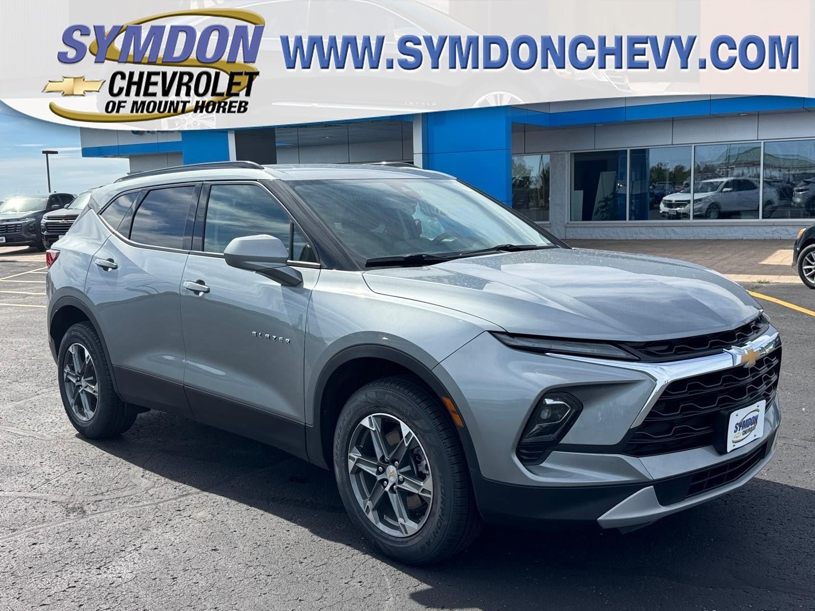 Used 2025 Chevrolet Blazer LT w/ Convenience Package AWD/4WD image 1