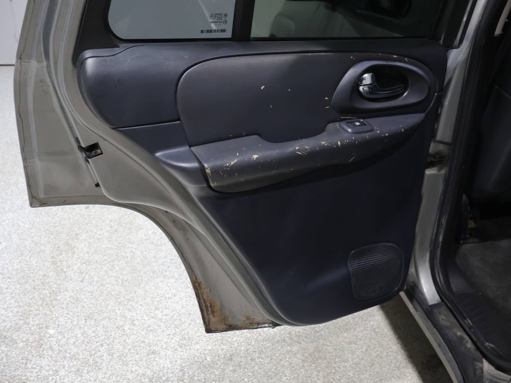 Used 2005 Chevrolet TrailBlazer LS w/ LS Preferred Equipment Group image 19