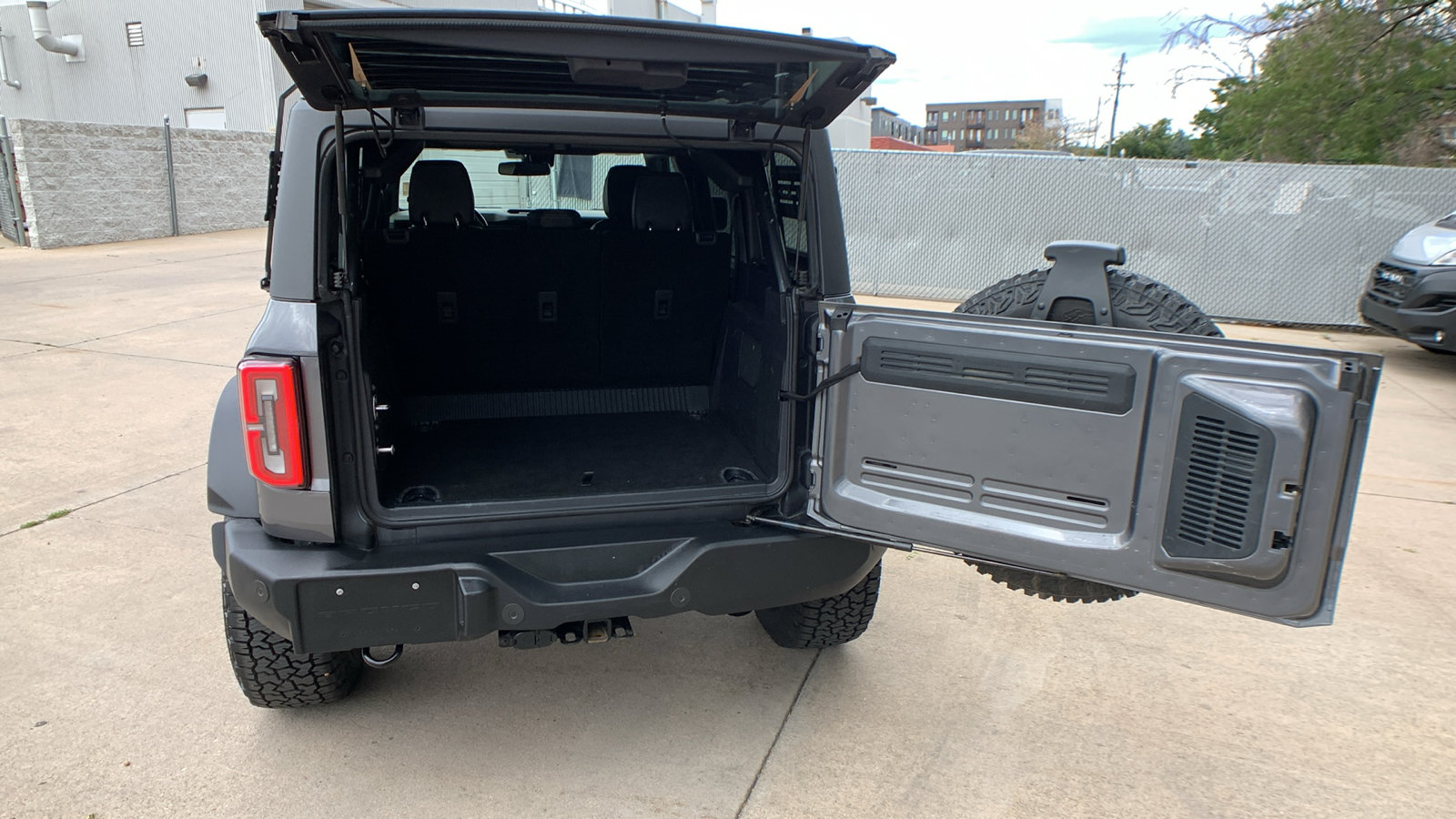 Used 2023 Ford Bronco Wildtrak AWD/4WD image 23