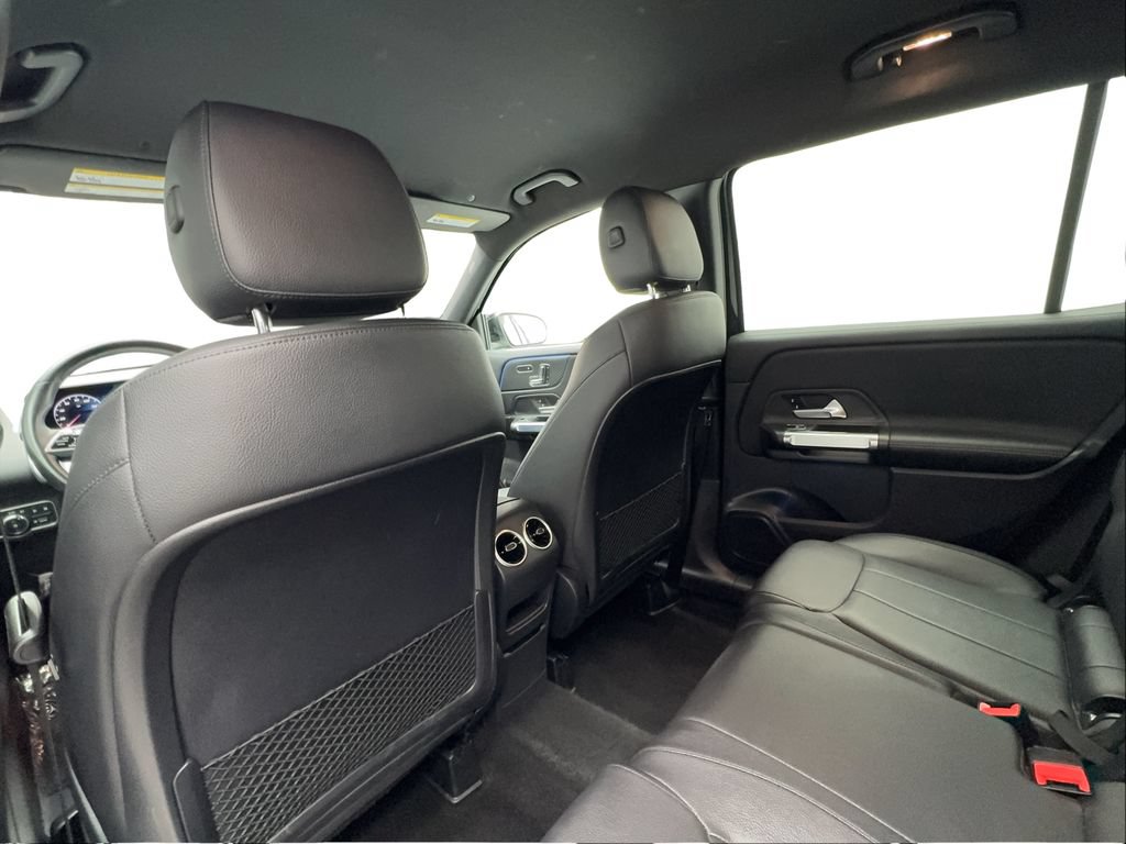 Used 2024 Mercedes-Benz GLB 250 image 23