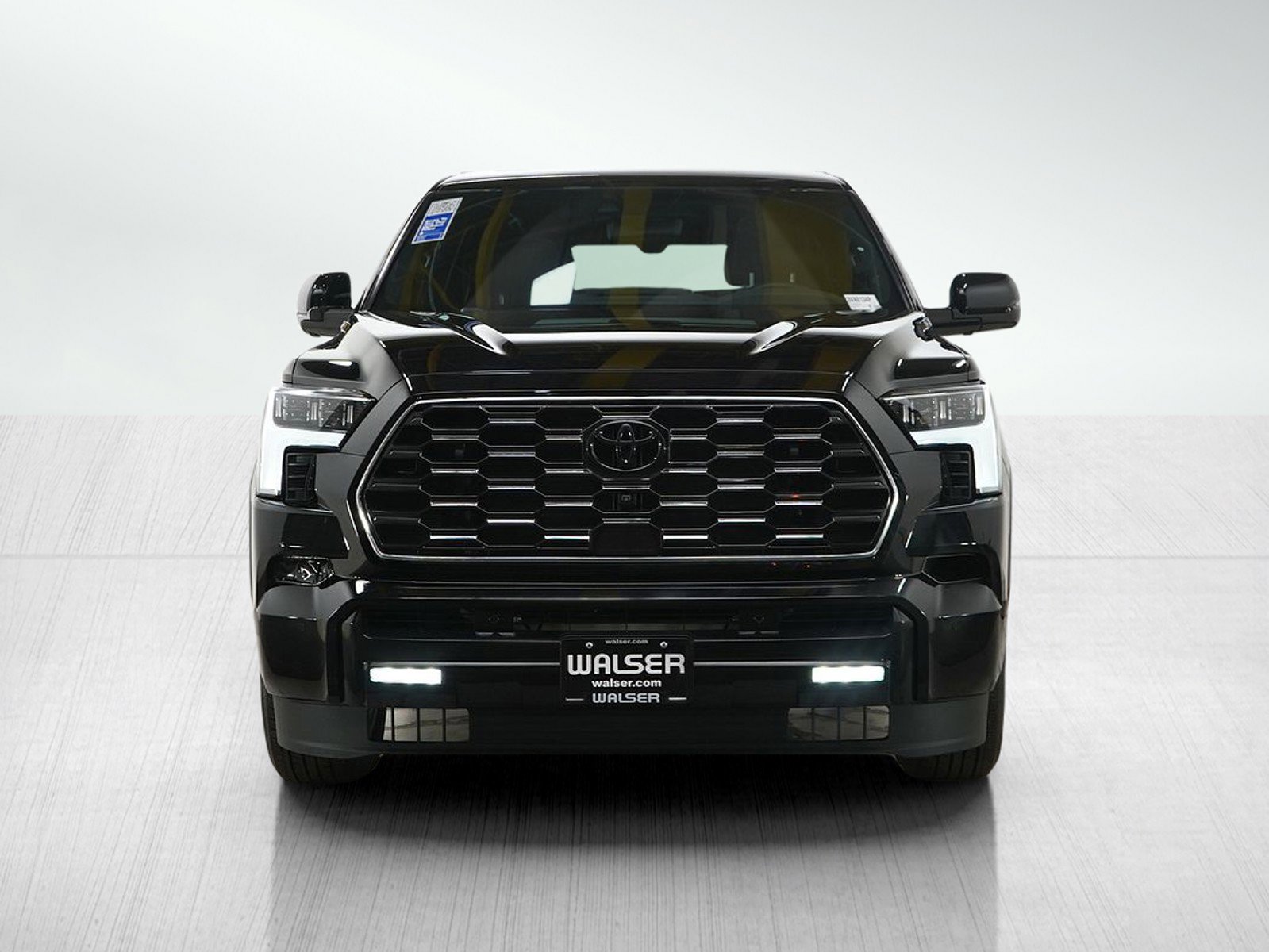 Used 2025 Toyota Sequoia Platinum AWD/4WD image 8