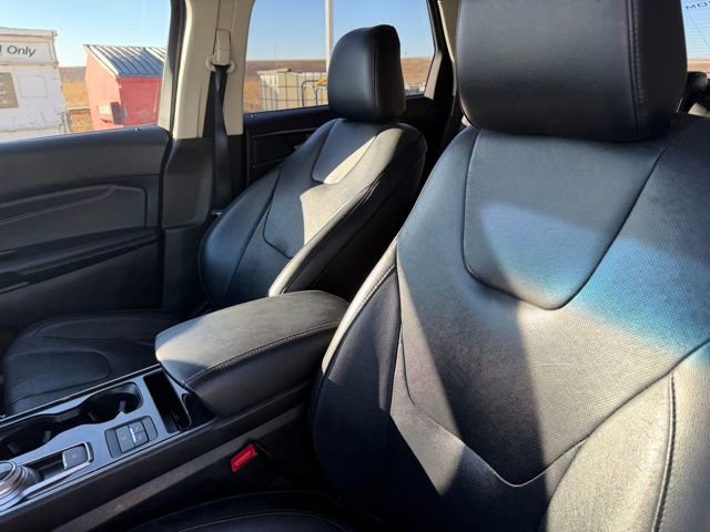 Used 2020 Ford Edge Titanium w/ Equipment Group 301A image 19