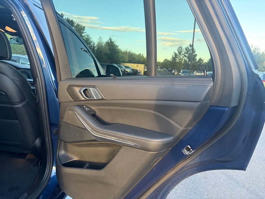 Used 2022 BMW X5 sDrive40i w/ M Sport Package RWD image 15