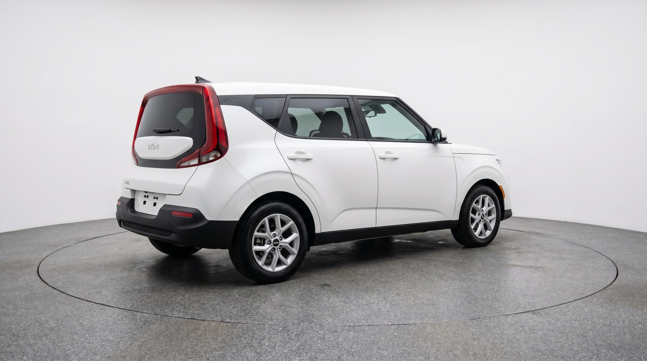 Used 2025 Kia Soul LX w/ LX Technology Package FWD image 9