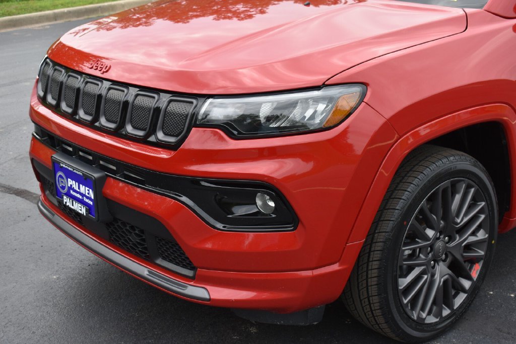 Certified 2022 Jeep Compass Limited AWD/4WD image 13