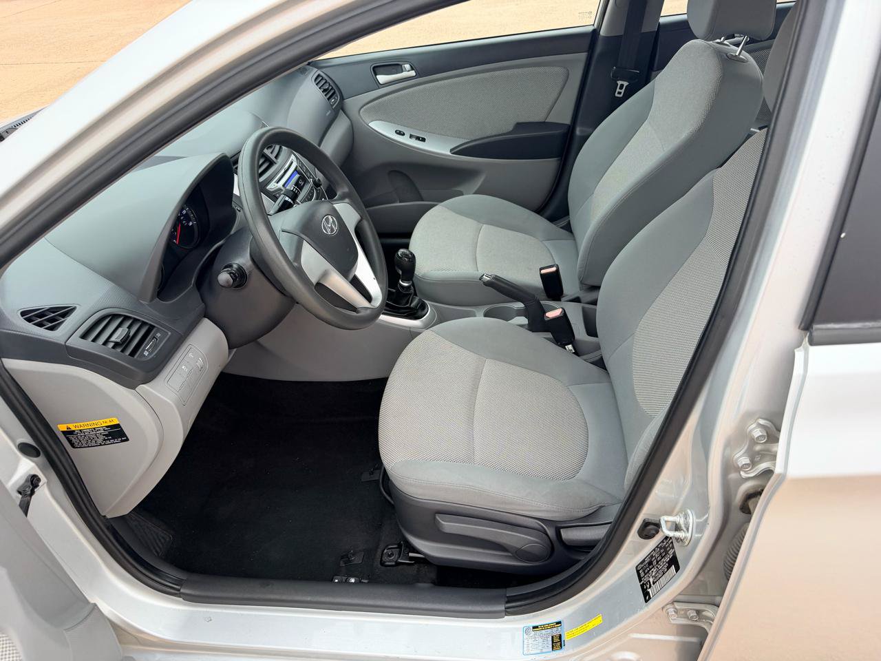Used 2013 Hyundai Accent GLS FWD image 10