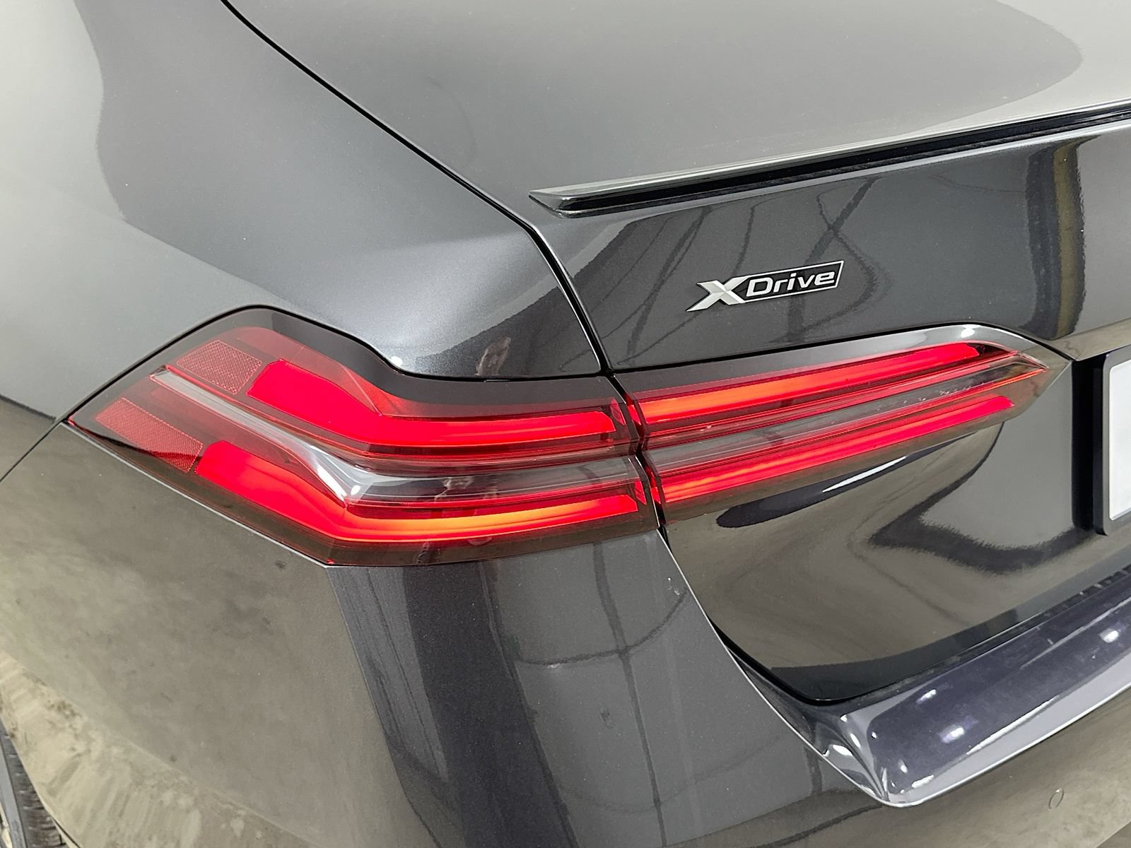 New 2026 BMW 550e xDrive w/ Executive Package AWD/4WD image 12
