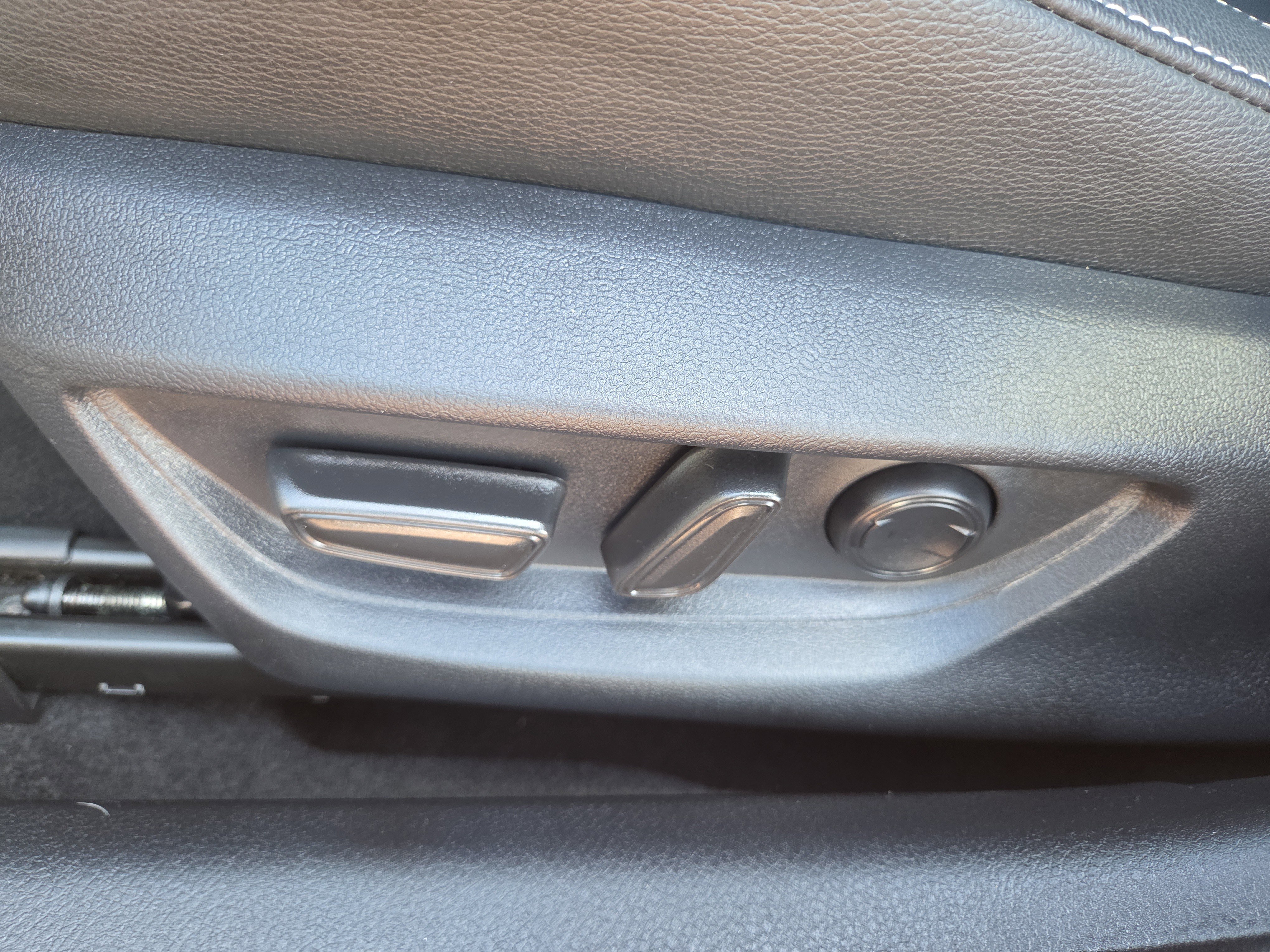 Certified 2025 Toyota Camry SE FWD image 32
