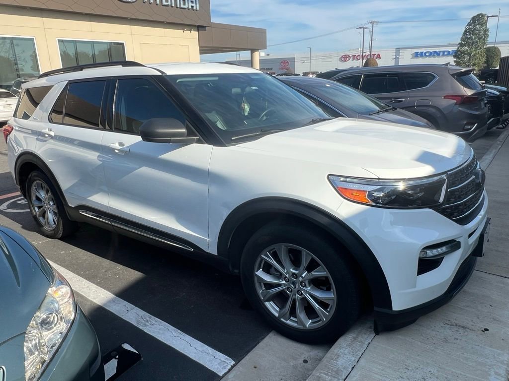 Used 2021 Ford Explorer XLT w/ Equipment Group 202A image 12