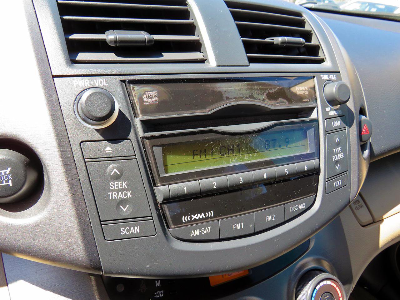 Used 2011 Toyota RAV4 4WD 4dr 4-cyl 4-Spd AT (Natl) w/ Upgrade Value Pkg image 24