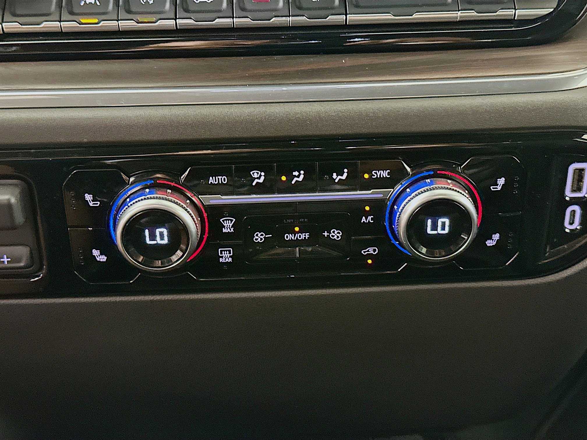 Used 2025 GMC Sierra 1500 SLT image 23