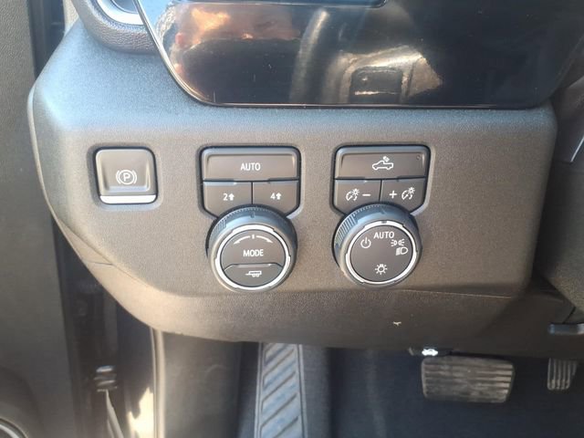 Used 2023 Chevrolet Silverado 1500 LT w/ Convenience Package II AWD/4WD image 4