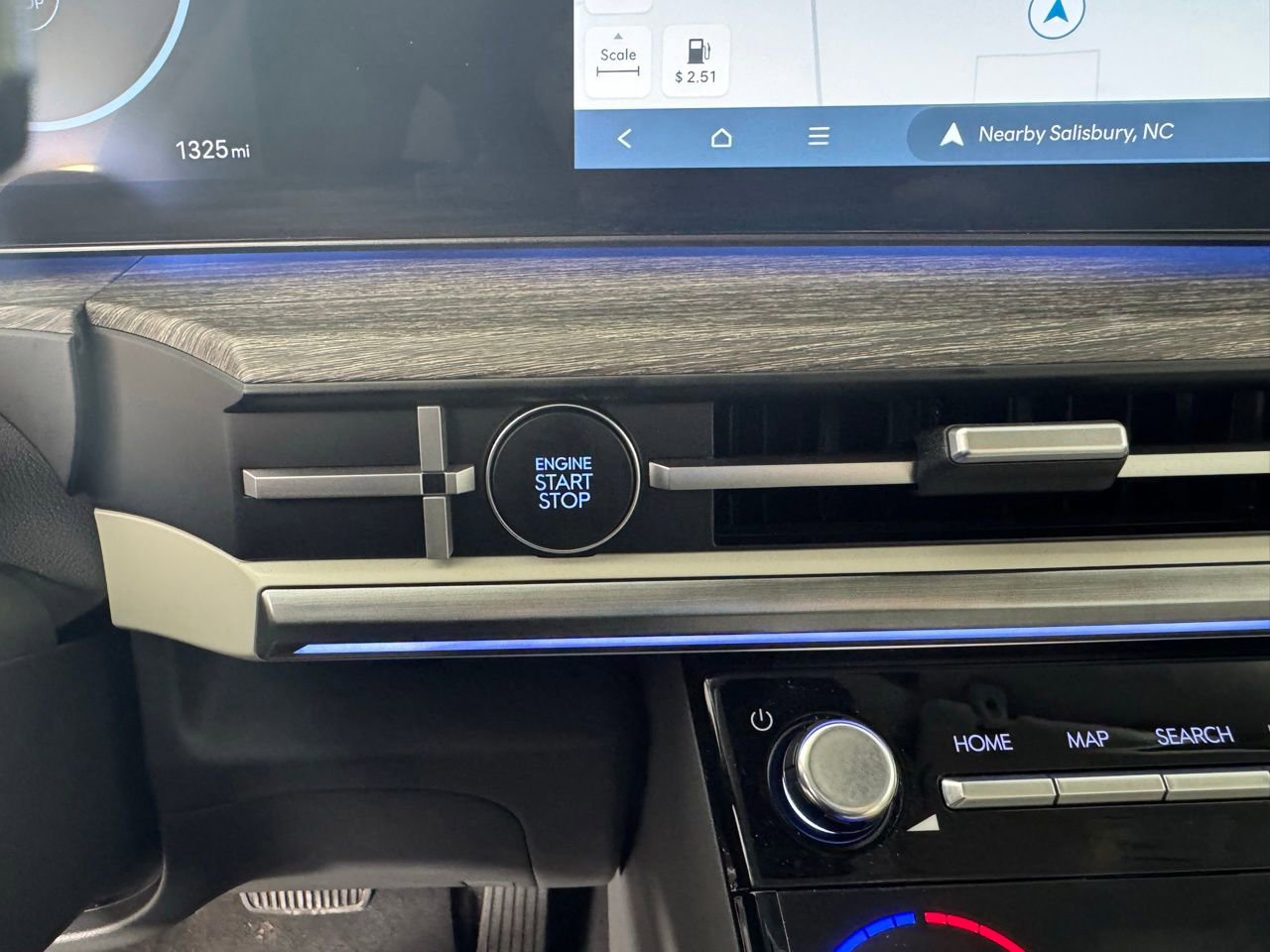 Used 2025 Hyundai Santa Fe Calligraphy image 21