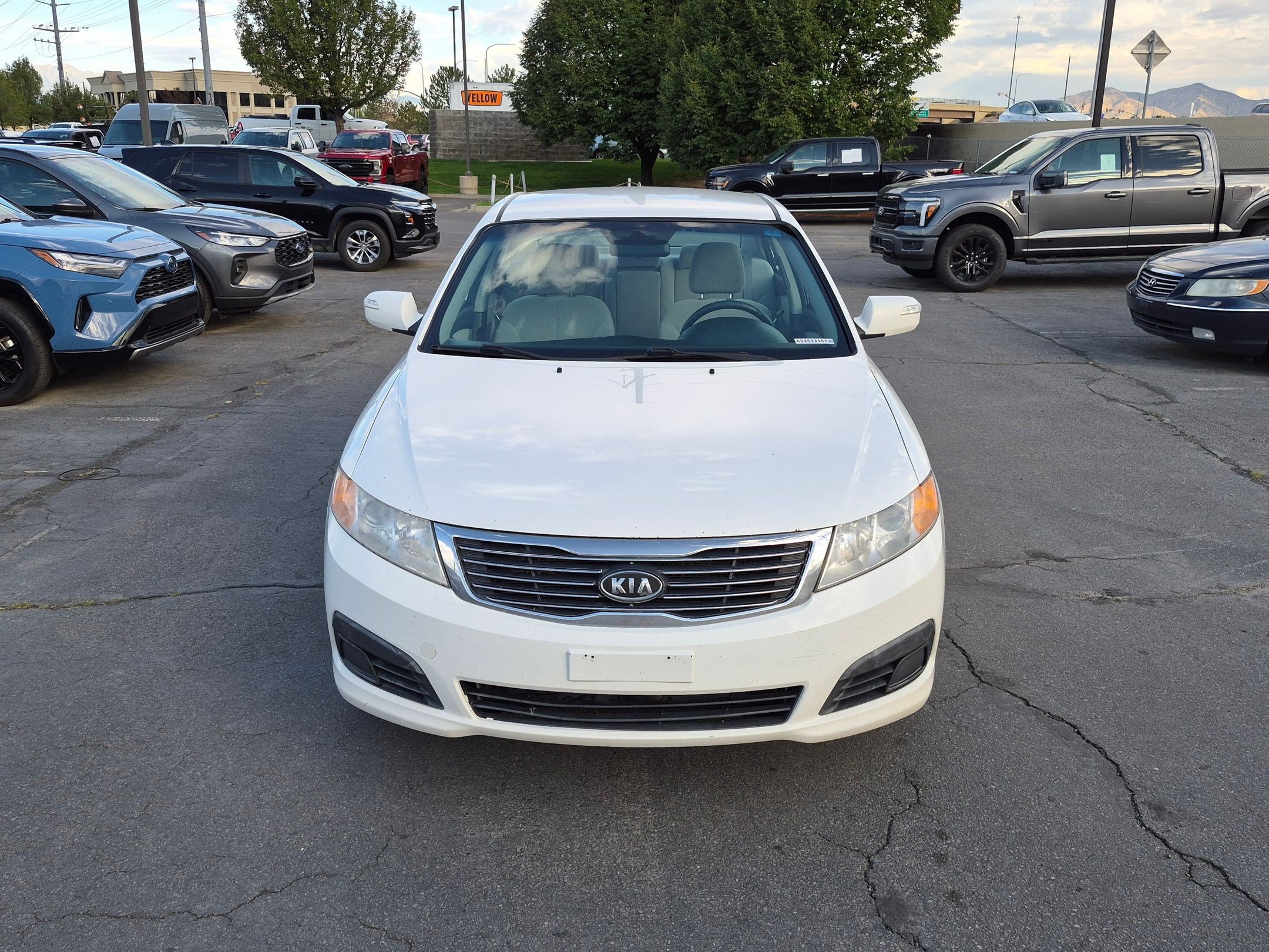 Used 2010 Kia Optima LX FWD image 11
