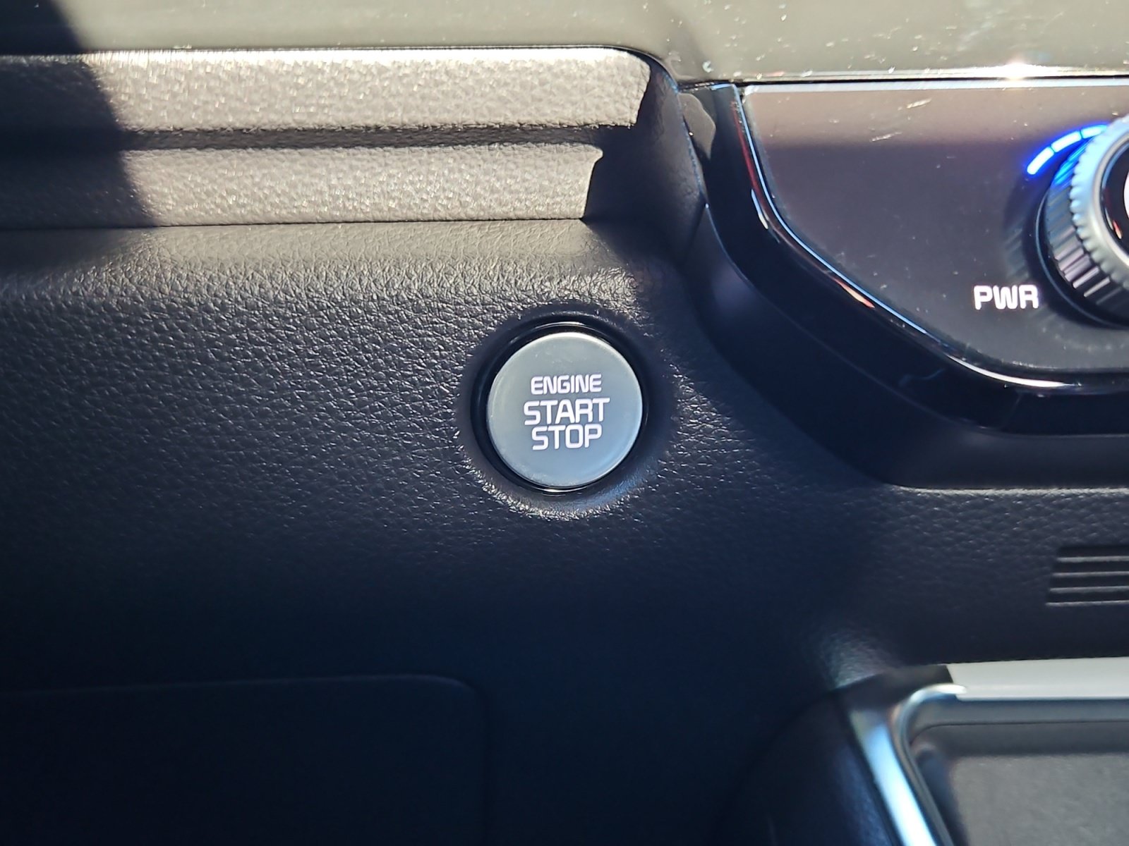 Used 2025 Kia Carnival SX Prestige FWD image 23