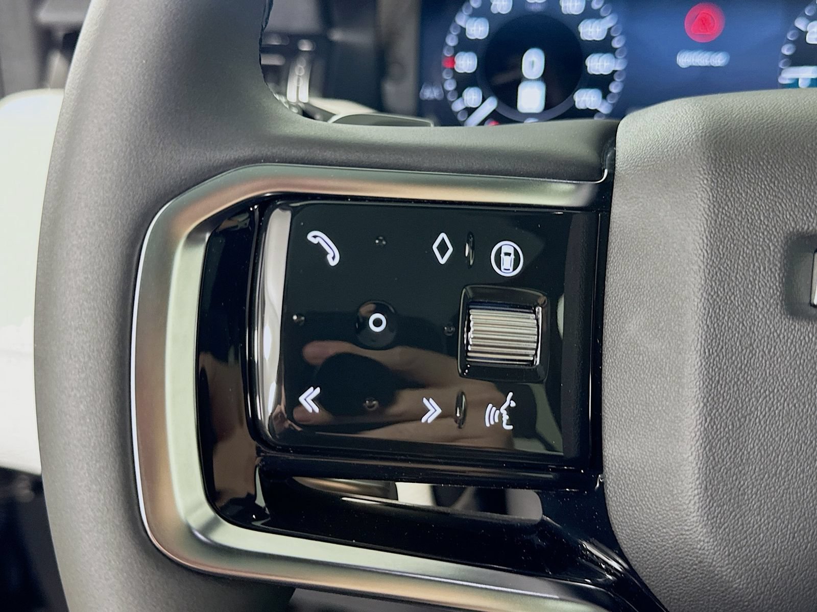 New 2026 Land Rover Discovery Sport Landmark AWD/4WD image 19