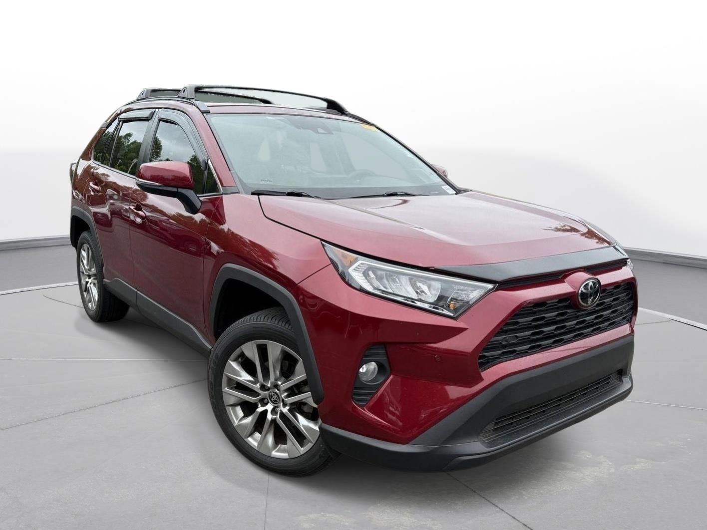 Used 2021 Toyota RAV4 XLE Premium FWD image 4