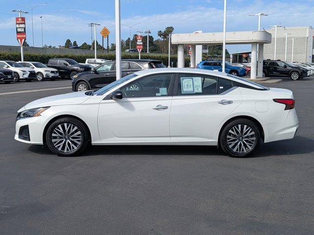 Used 2025 Nissan Altima 2.5 SV image 12