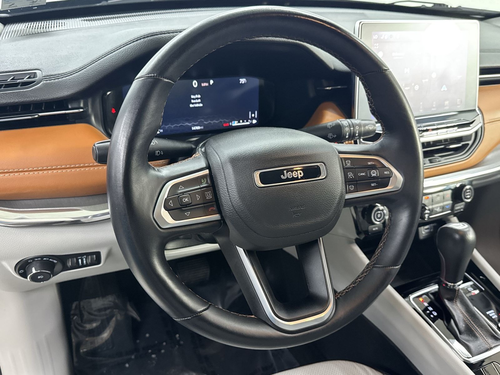 Used 2022 Jeep Compass Limited w/ Elite Group AWD/4WD image 18