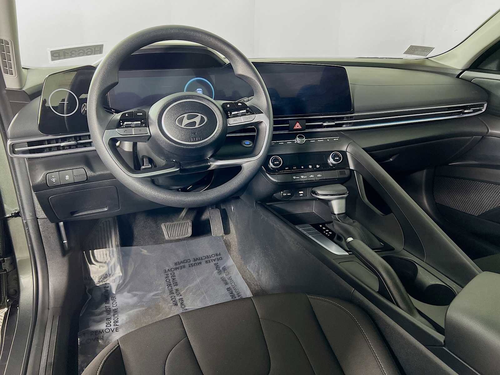 Certified 2024 Hyundai Elantra SEL image 9