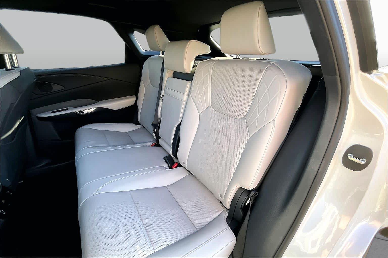 Certified 2026 Lexus RX 350 Premium Plus w/ Accessory Package (2T) FWD image 18