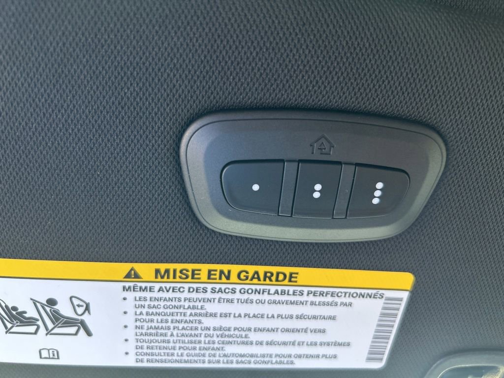 New 2026 Chrysler Pacifica Select image 46