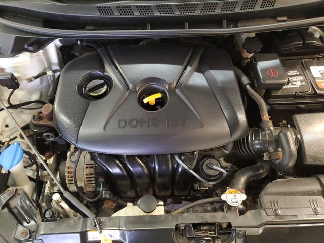 Used 2016 Hyundai Elantra SE image 23