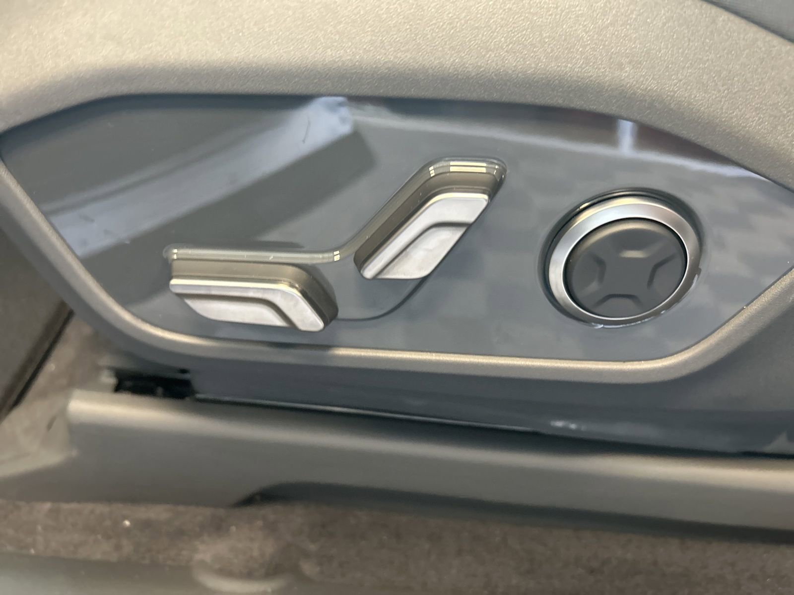 New 2026 Kia EV9 Wind image 25