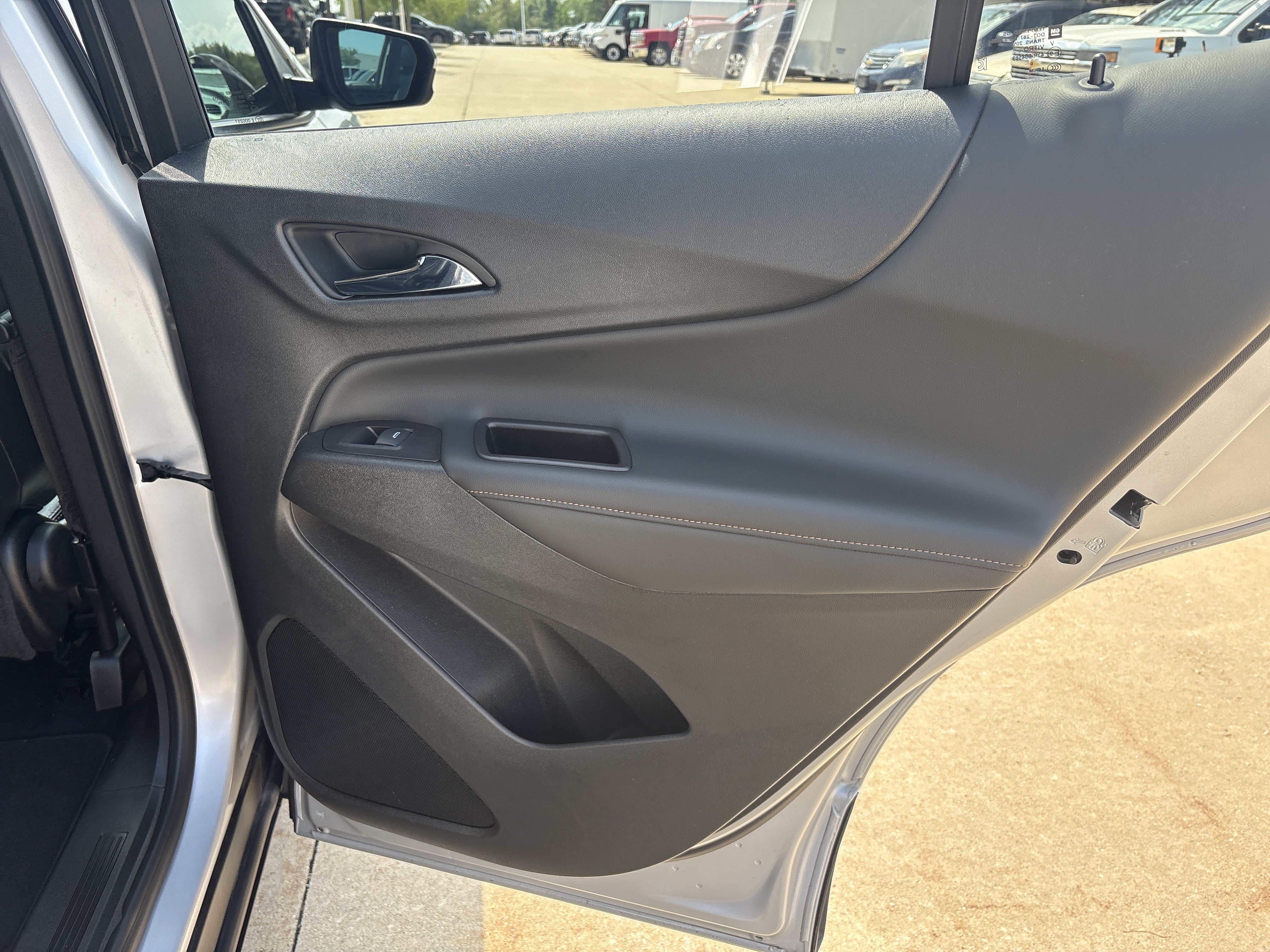 Used 2021 Chevrolet Equinox Premier w/ Redline Edition FWD image 15