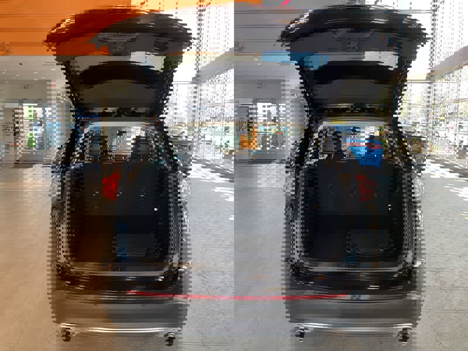 Used 2018 Ford Edge SEL w/ Equipment Group 201A AWD/4WD image 29