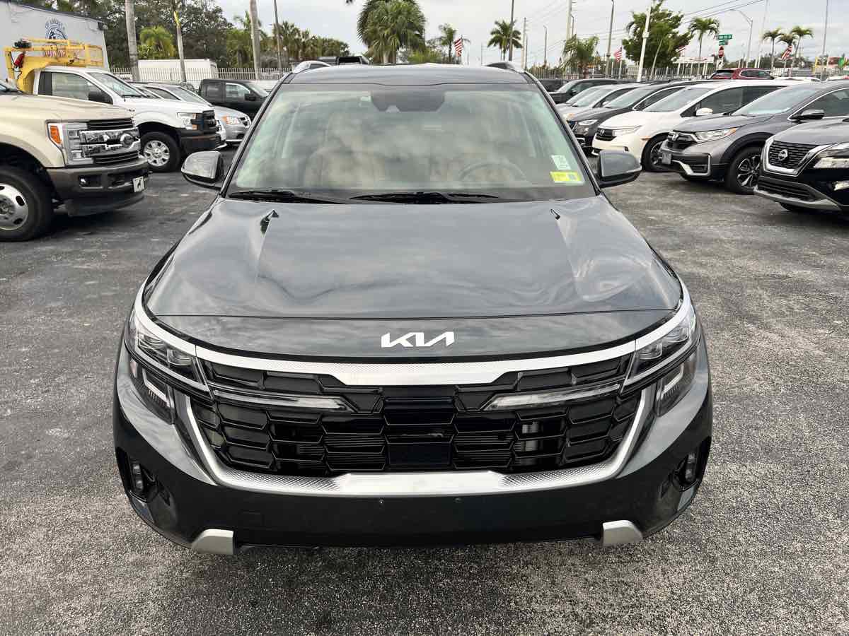 Used 2024 Kia Seltos SX image 3