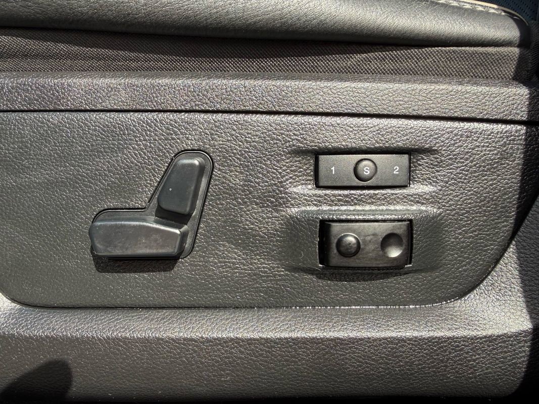 Used 2015 RAM 1500 Limited AWD/4WD image 16