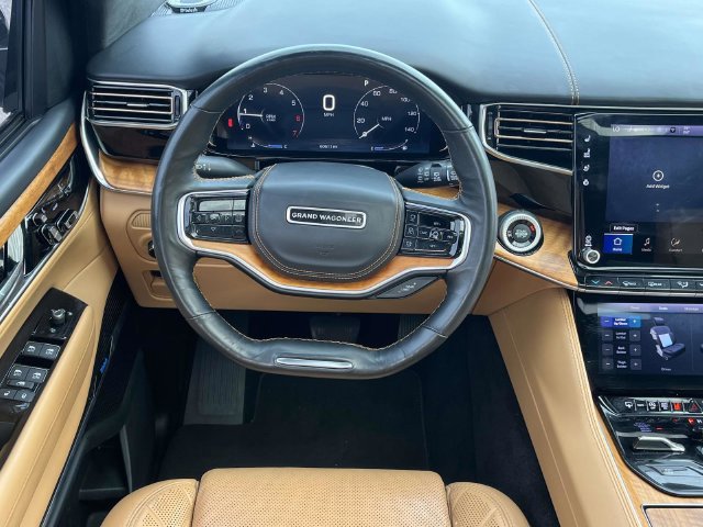 Used 2023 Jeep Grand Wagoneer Series III AWD/4WD image 19