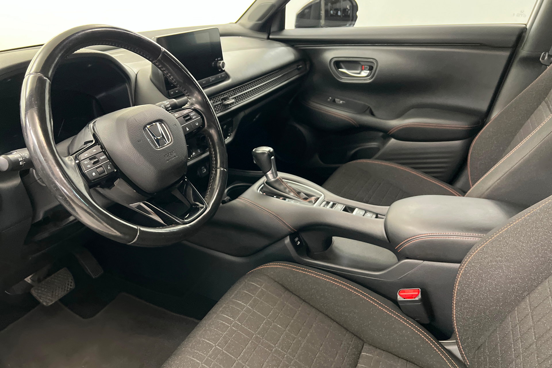 Used 2024 Honda HR-V Sport image 15