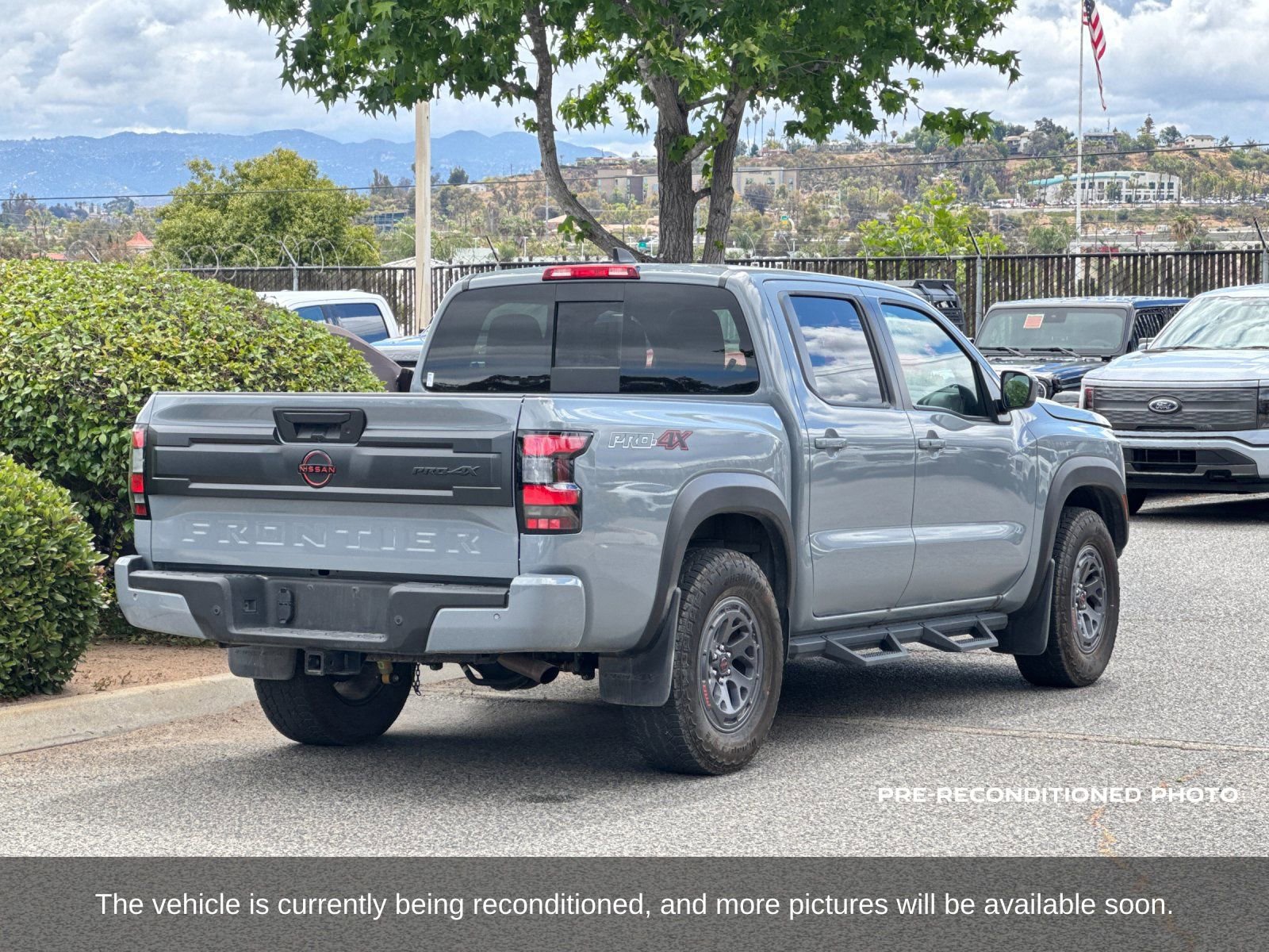 Used 2025 Nissan Frontier PRO-4X AWD/4WD image 6