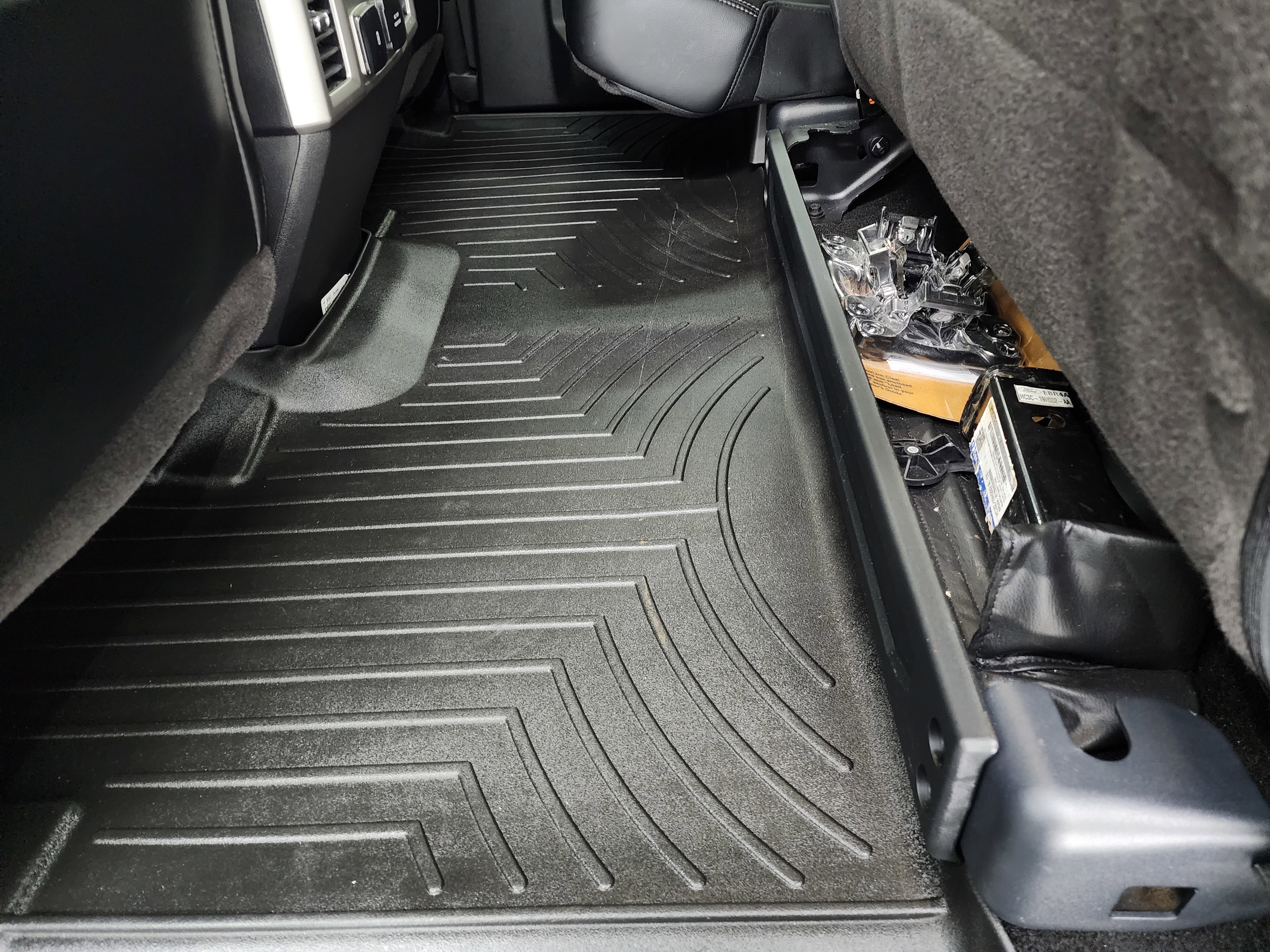 Used 2019 Ford F350 Lariat w/ Chrome Package image 39