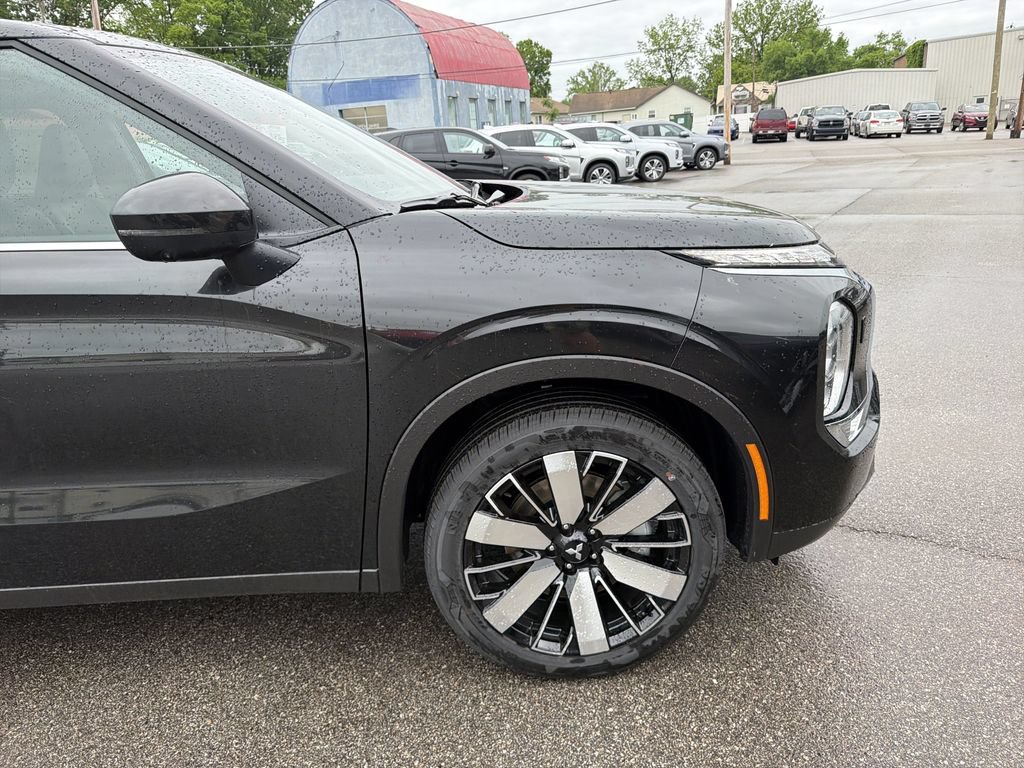 New 2026 Mitsubishi Outlander SE AWD/4WD image 2