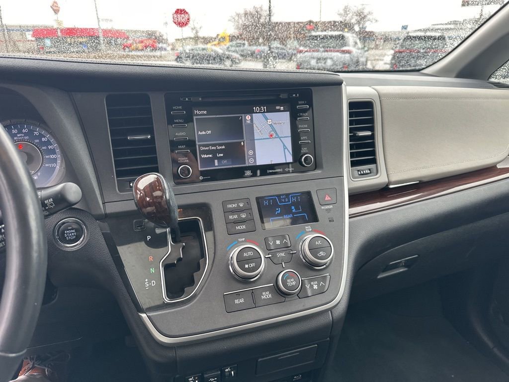 Used 2020 Toyota Sienna Limited Premium w/ Carpet Mat Package image 15