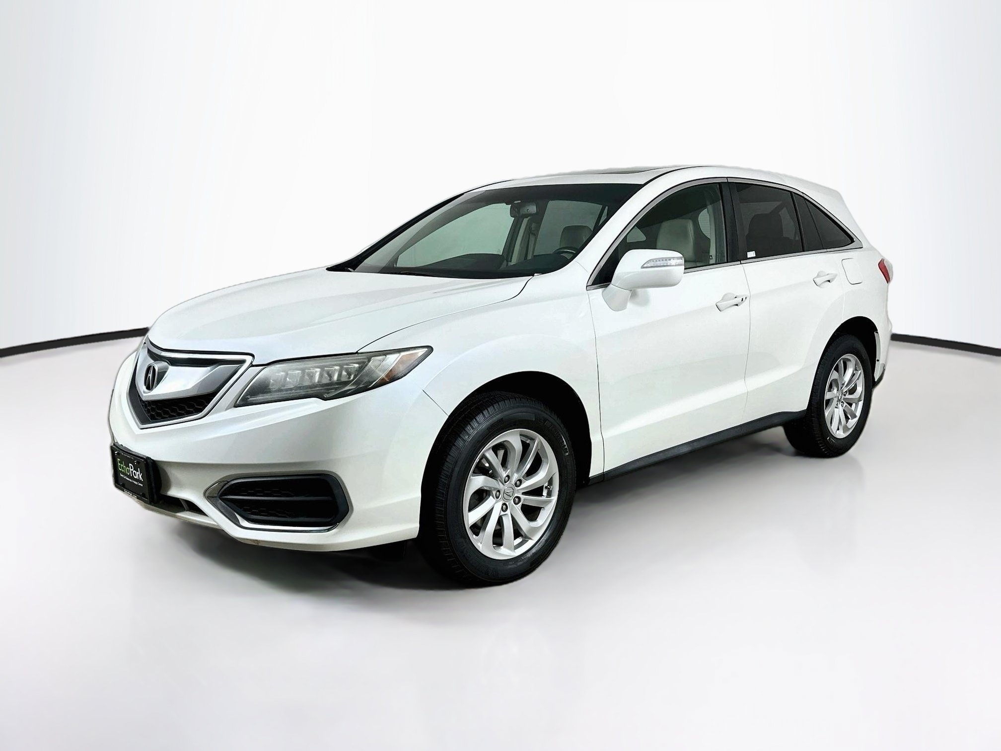 Used 2017 Acura RDX w/ Technology Package AWD/4WD image 3