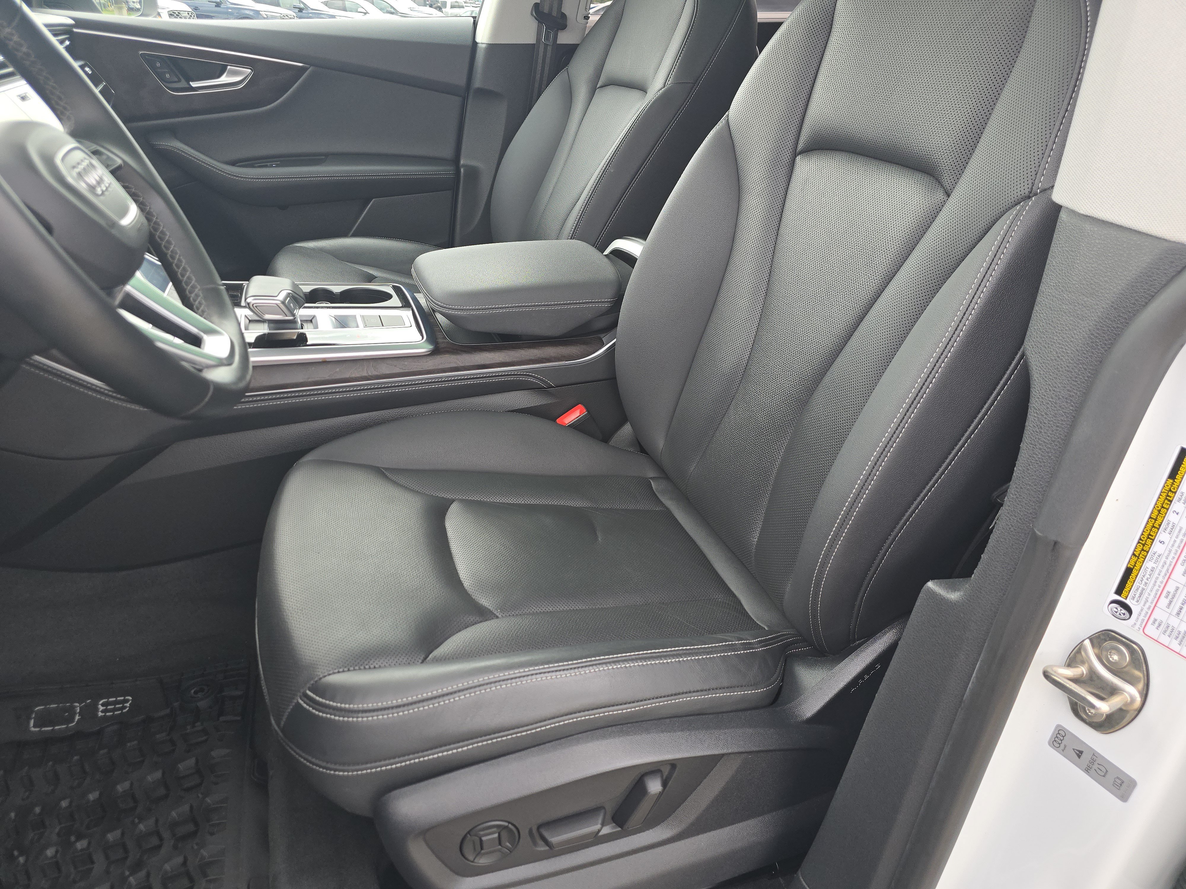 Used 2023 Audi Q8 Premium Plus AWD/4WD image 22