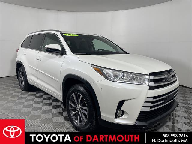 Certified 2017 Toyota Highlander XLE AWD/4WD image 1