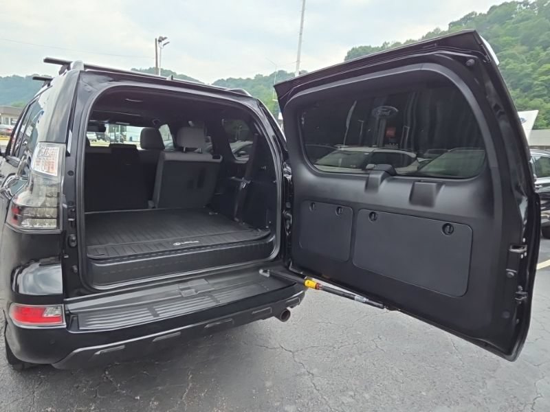 Used 2023 Lexus GX 460 w/ Black Line Special Edition AWD/4WD image 10