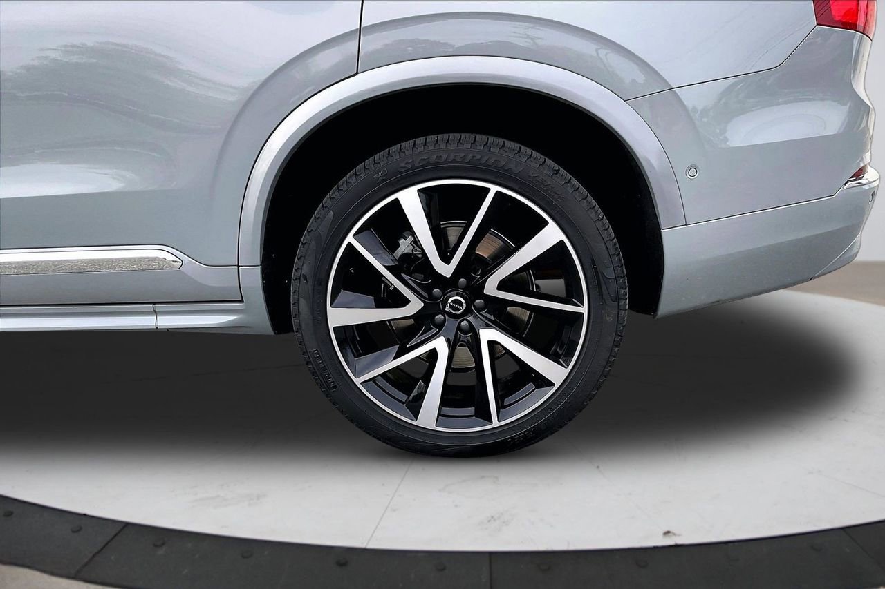 Used 2024 Volvo XC90 B5 Plus image 38