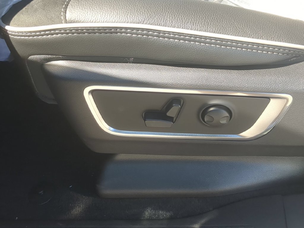 New 2027 RAM 1500 Laramie w/ Night Edition AWD/4WD image 17