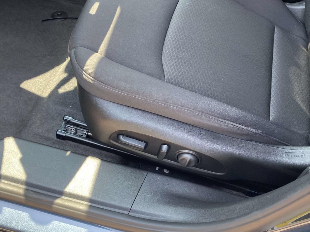 Used 2021 Chevrolet Malibu RS FWD image 21